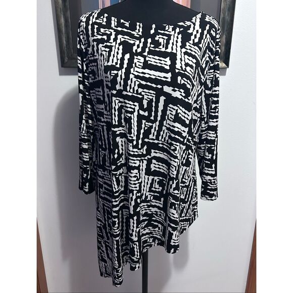 Travelers Tops - Travelers by Chico's Women’s Size 3 (XL) Black White Asymmetrical Tunic Top